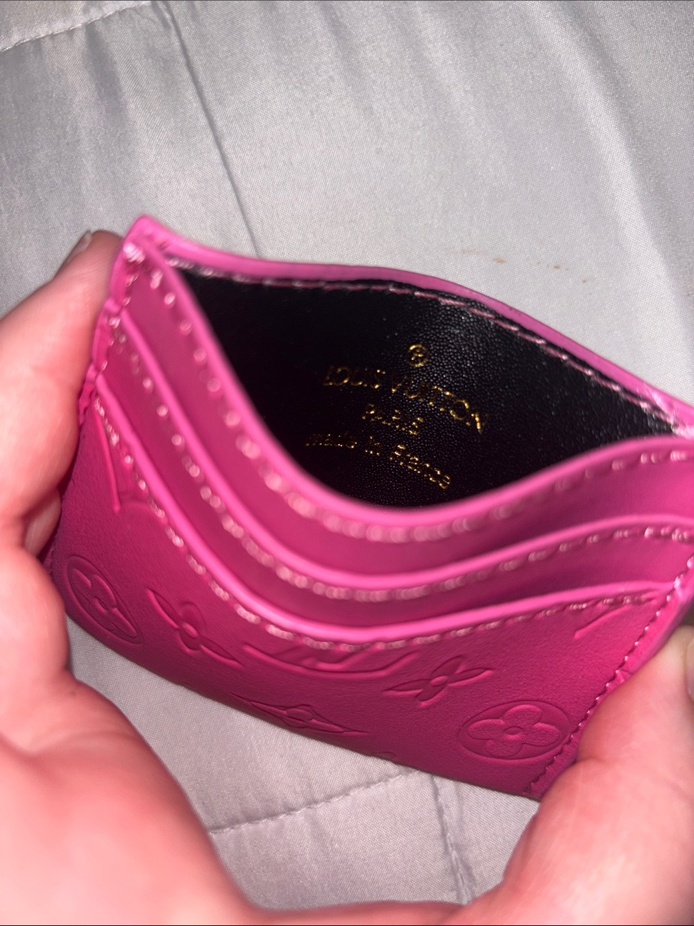 Brand New !!  Hot Pink Embossed Monogram Card Holder - Picture 2 of 4